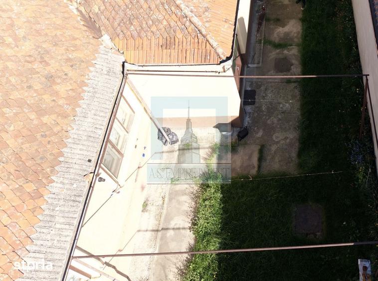Casă cu 3 camere cu Canalizare în Hălchiu