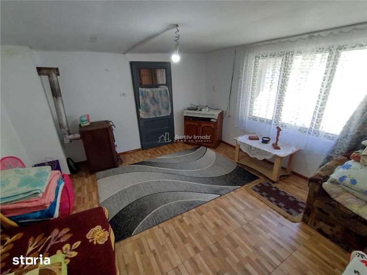 Casă cu 8 camere cu Teren 3800 Mp în Central
