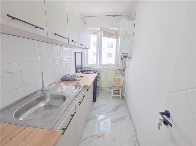 Apartament cu 2 camere nedecomandat, mobilat în Milcov