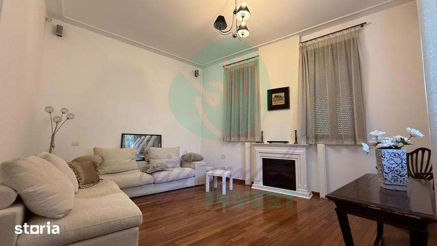 Casă cu 7 camere cu Teren 280 Mp în Central