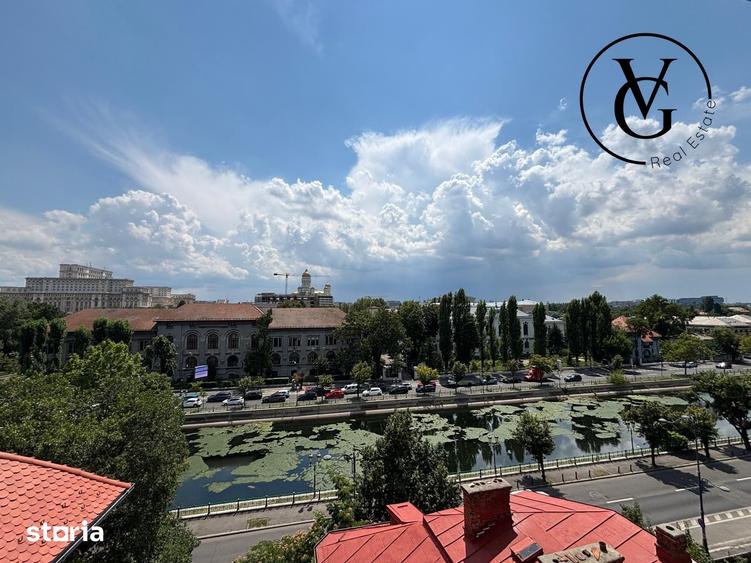 Apartament cu 3 camere semidecomandat în Centrul Civic