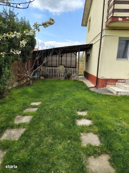 Casă cu 3 camere cu Canalizare în Central