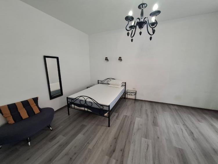 Apartament cu 2 camere semidecomandat, mobilat în Ultracentral
