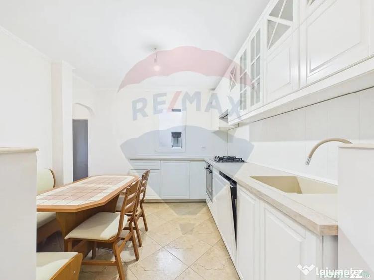 Apartament cu 3 camere decomandat în Lujerului