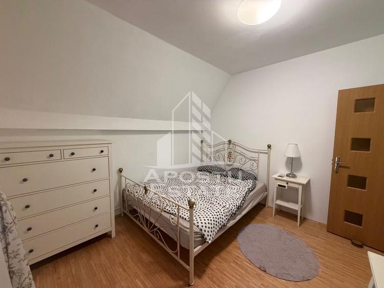 Apartament cu 3 camere decomandat în Aradului