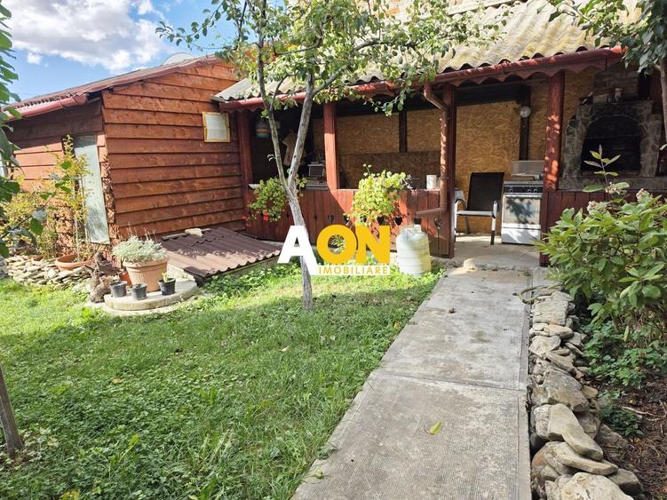 Casă individuală cu 5 camere cu Canalizare în Central