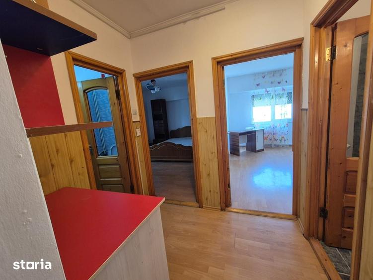 Apartament cu 4 camere decomandat în Gara