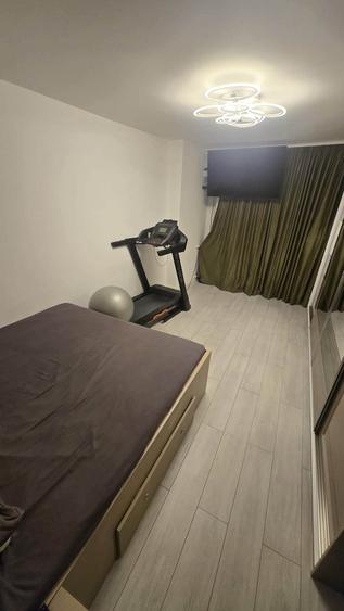 Apartament cu 4 camere decomandat în Crângași
