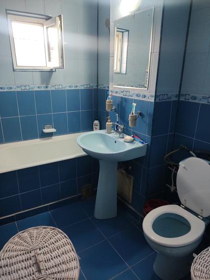 Apartament cu 3 camere decomandat în Prundu