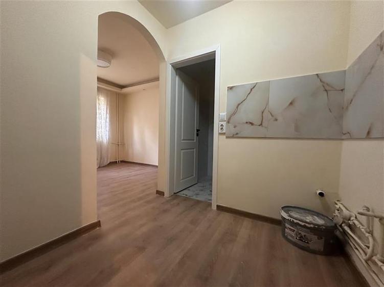 Garsonieră decomandată în Soarelui