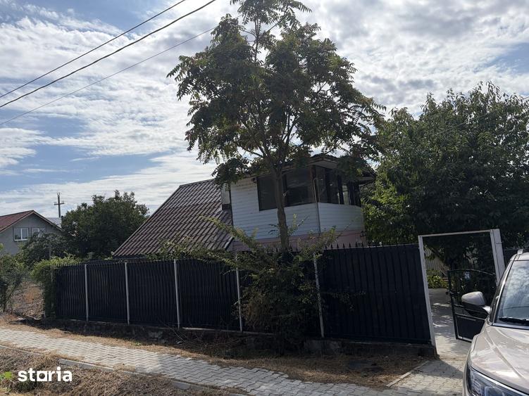 Casă cu 2 camere cu Teren 1100 Mp în Gogoșari
