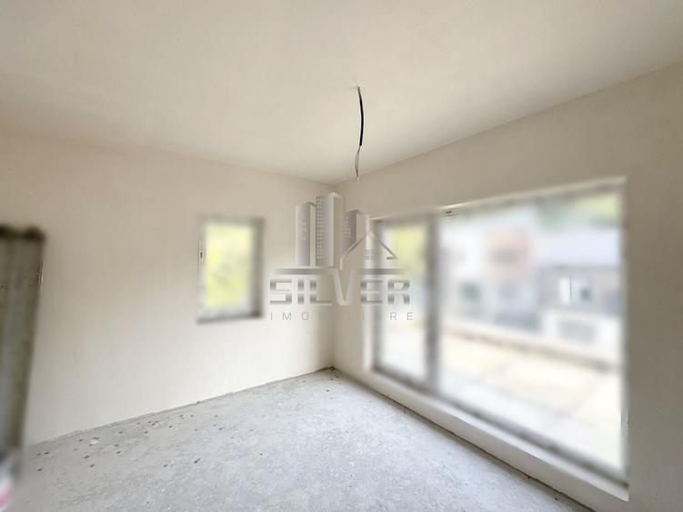 Duplex cu 5 camere cu Canalizare în Câmpului