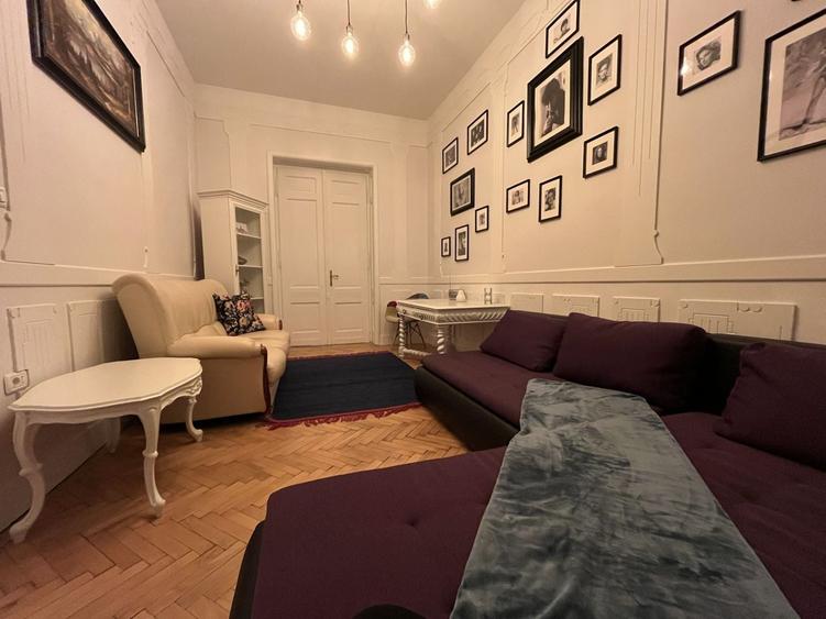 Apartament cu 4 camere decomandat, mobilat în Central