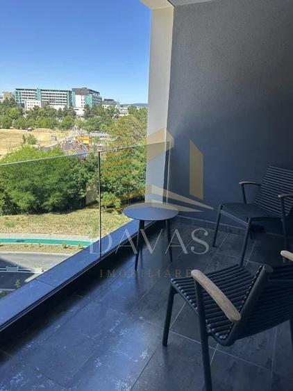 Apartament cu 2 camere semidecomandat, mobilat în Sopor