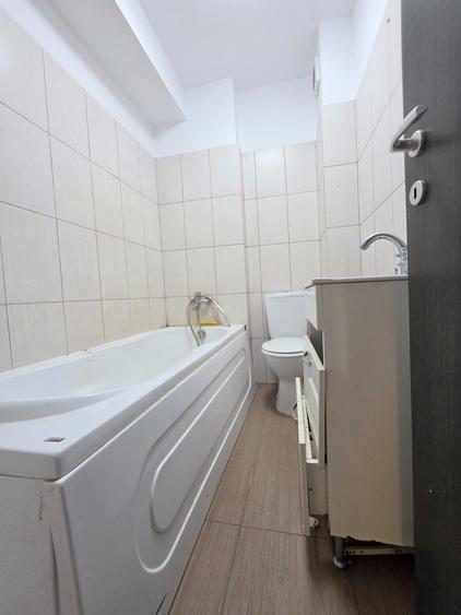 Apartament cu 3 camere decomandat în Theodor Pallady