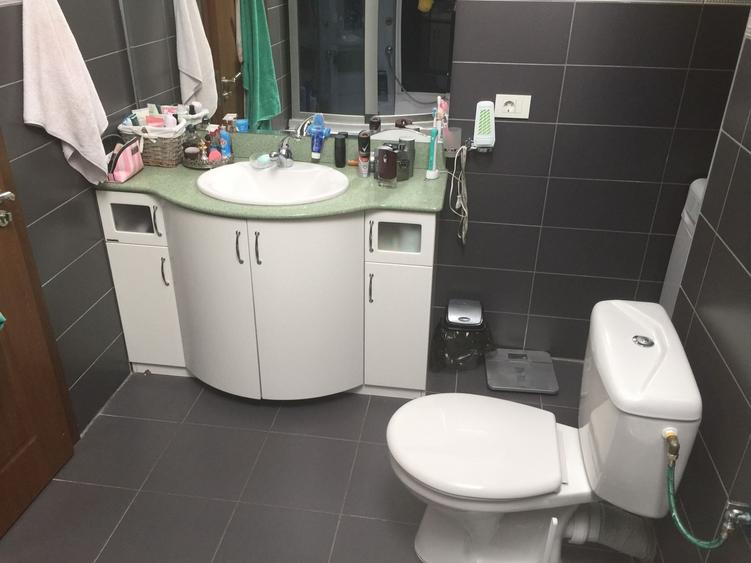Apartament cu 4 camere semidecomandat în Scriitorilor