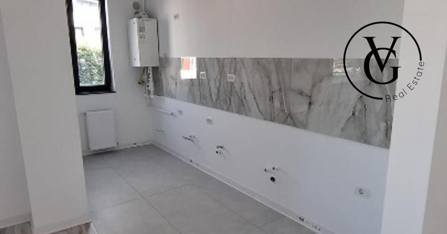 Apartament cu 3 camere decomandat în Kamsas