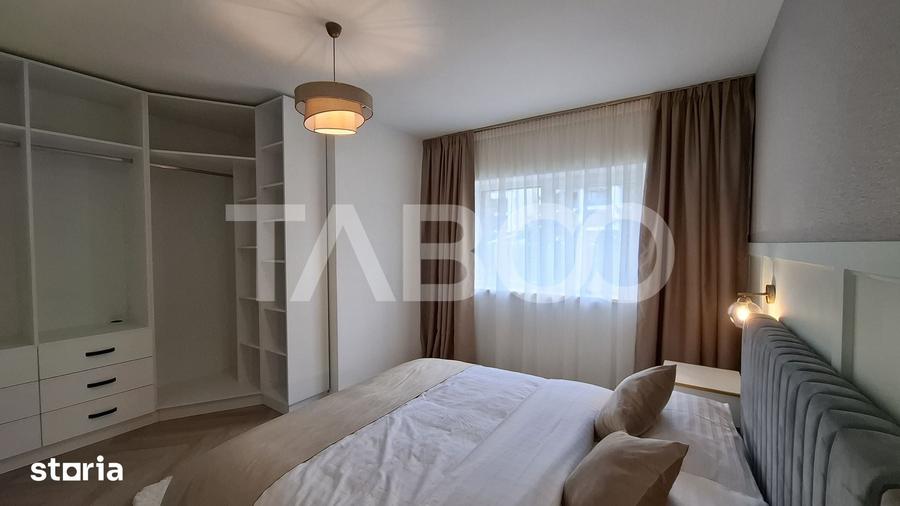Apartament cu 5 camere decomandat în Cristian