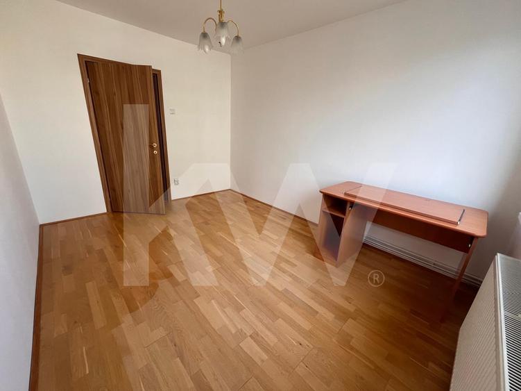 Apartament cu 3 camere semidecomandat, mobilat în Mihai Viteazul