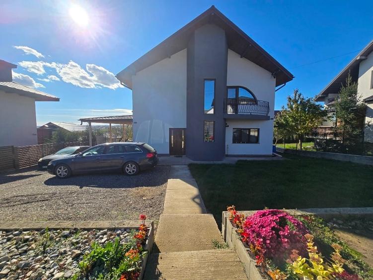 Casă individuală cu 3 camere cu Teren 560 Mp în Valea Adâncă