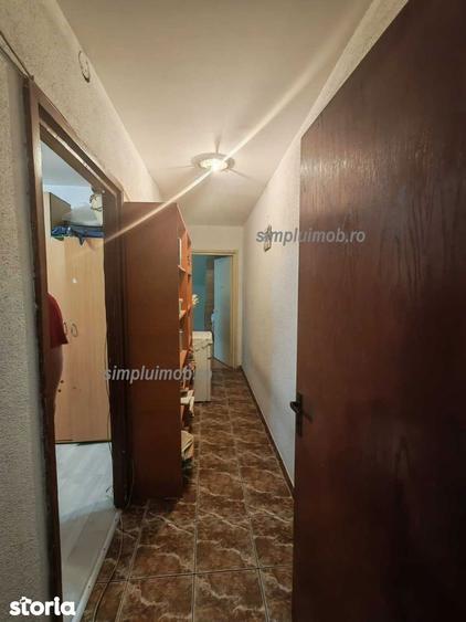 Apartament cu 3 camere semidecomandat, mobilat în Berceni — fotografia 3