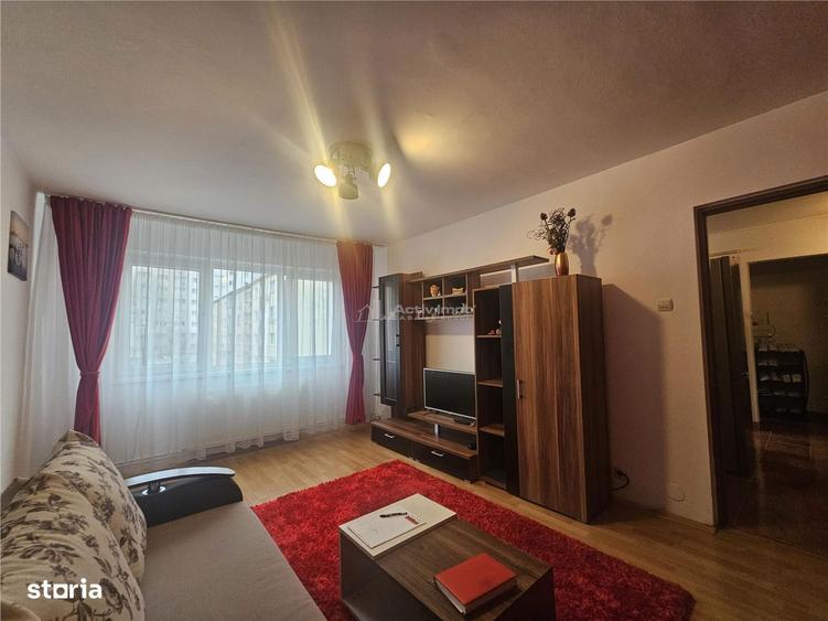 Apartament cu 3 camere, mobilat în Central