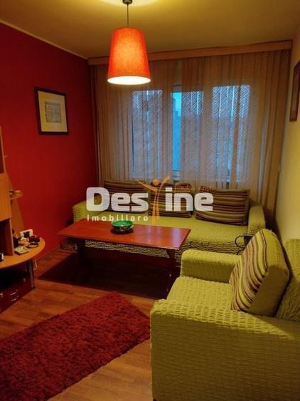 Apartament cu 4 camere decomandat, mobilat în Alexandru cel Bun