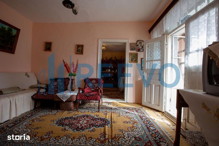 Casă cu 5 camere cu Teren 3365 Mp în Corbasca