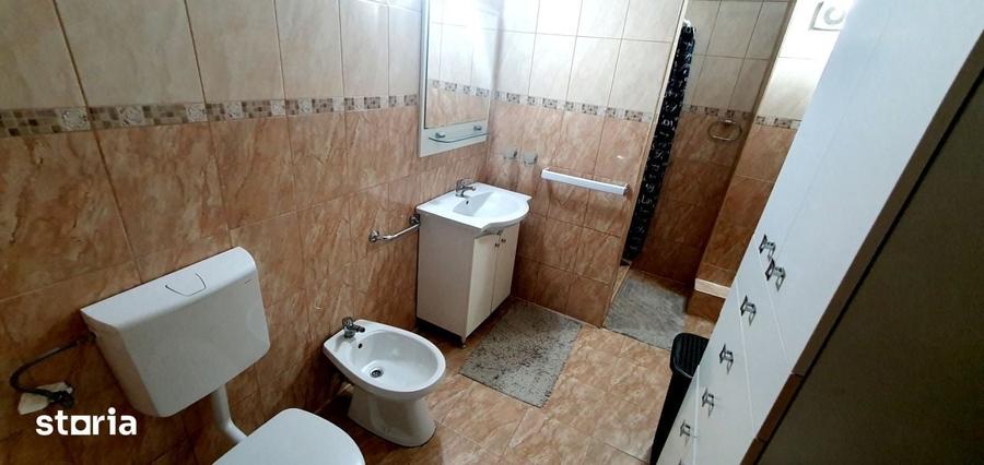 Casă cu 6 camere cu Teren 1000 Mp în Iosia