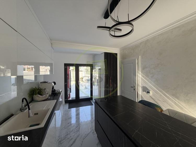 Casă cu 5 camere cu Teren 558 Mp în Malu Mare