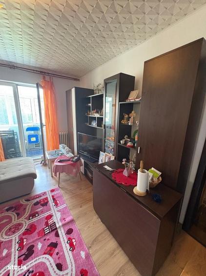 Apartament cu 3 camere semidecomandat în Central