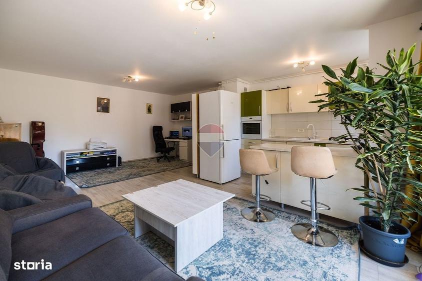 Apartament cu 3 camere în Tractorul
