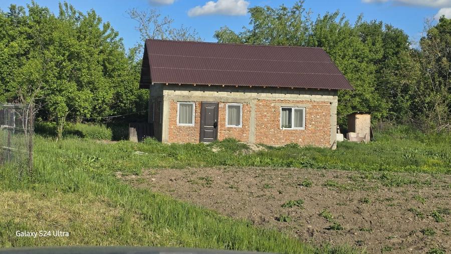 Casă cu 4 camere în Cuparu