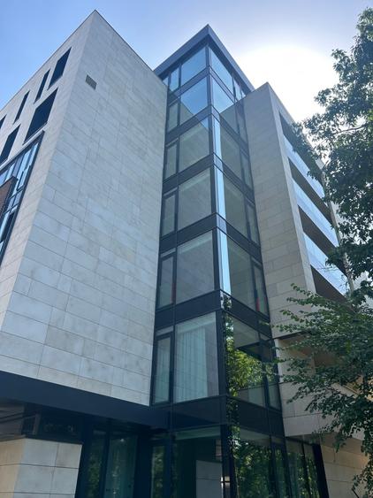 Apartament cu 4 camere decomandat în Primăverii