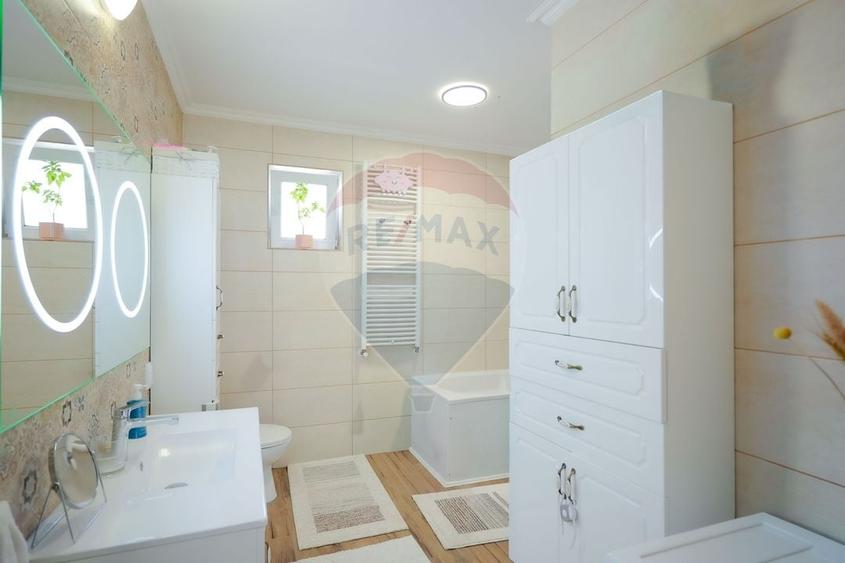 Casă individuală cu 4 camere cu Teren 551 Mp în Sântandrei