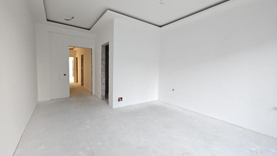 Duplex cu 4 camere cu Canalizare în Ostratu