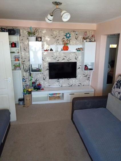 Apartament cu 2 camere semidecomandat, mobilat în Drumul Taberei
