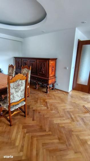 Apartament cu 4 camere în Primăverii