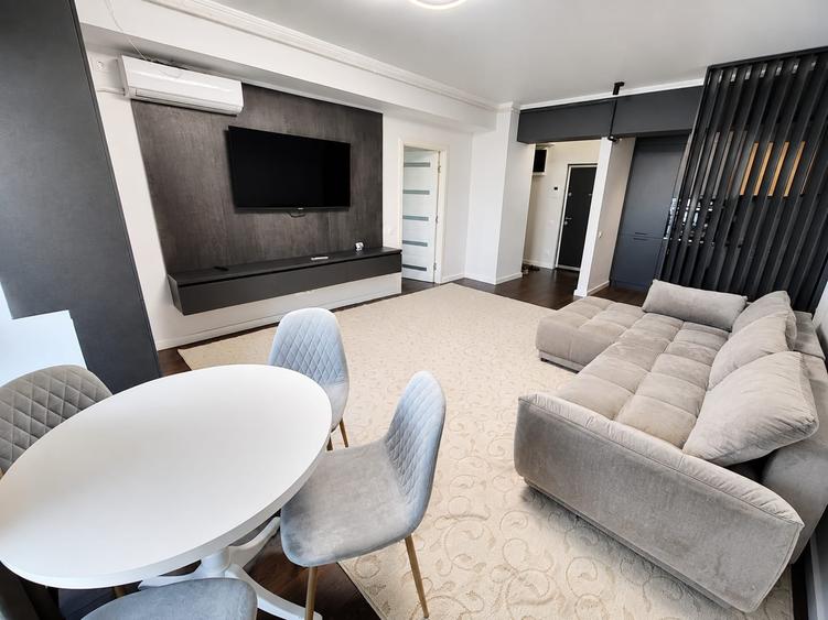 Apartament cu 3 camere decomandat în Faleză