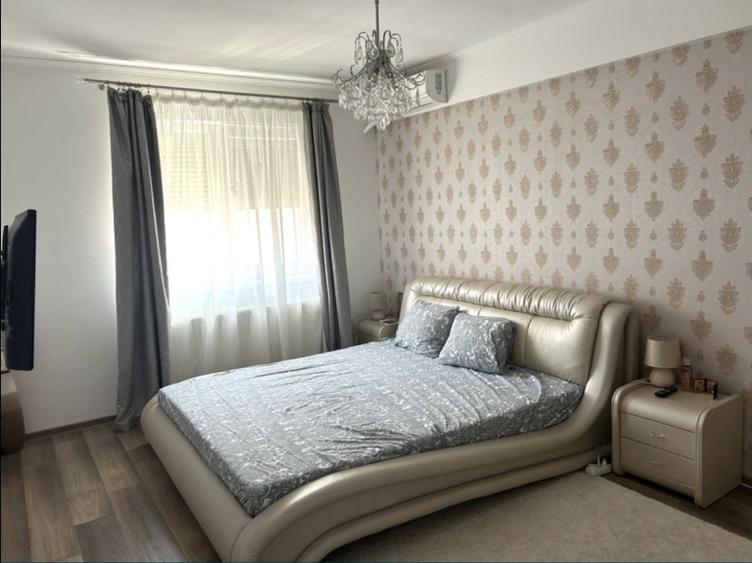 Casă cu 4 camere cu Teren 188 Mp în Central