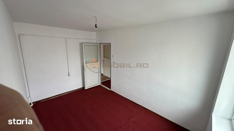 Apartament cu 3 camere decomandat în Păcurari