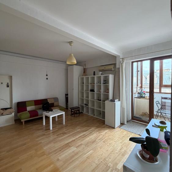Apartament cu 2 camere semidecomandat, mobilat în Calea Călărașilor