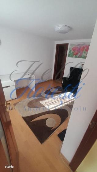 Casă cu 4 camere în Petrindu
