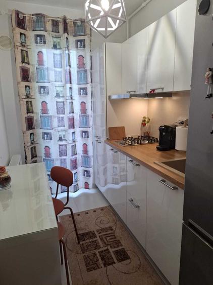 Casă cu 2 camere decomandat în Ghencea