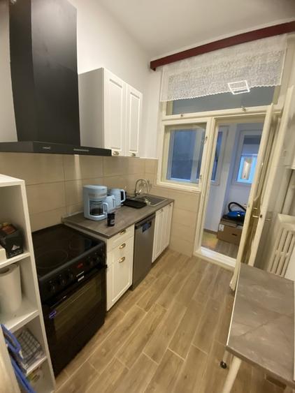 Apartament cu 3 camere semidecomandat, mobilat în Gara de Nord