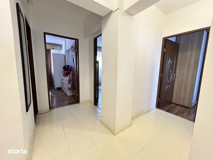 Apartament cu 3 camere decomandat, mobilat în Titan
