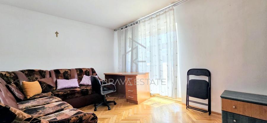 Apartament cu 3 camere, mobilat în Zorilor