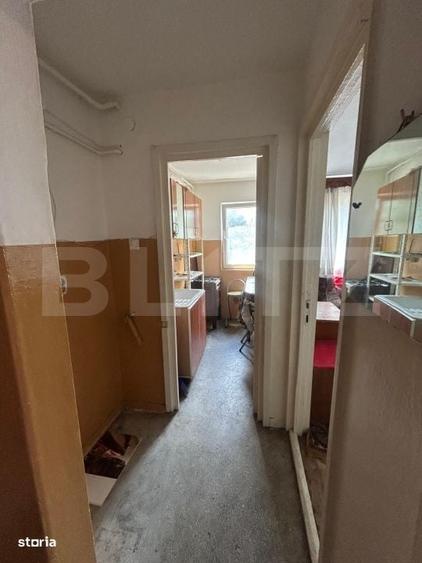 Apartament cu 3 camere semidecomandat în Micro 9