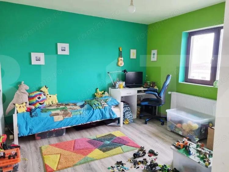 Casă cu 5 camere cu Teren 605 Mp în Urseni