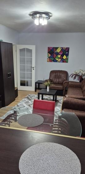 Apartament cu 3 camere decomandat, mobilat în Rahova